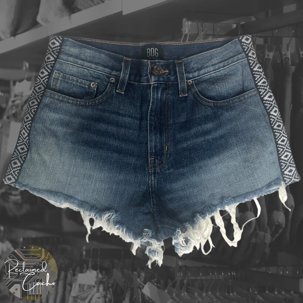 BDG Girlfriend High-Rise Shorts - Size 28